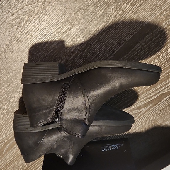 Wide calf. Ascenda black boots - Picture 3 of 5